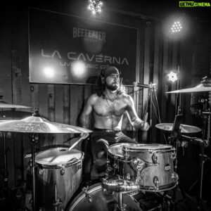 José Luis Badalt Instagram - Tocamos @balassobrebroadway este sábado 20 en @sala_la_caverna 21:00pm Enlace para entradas en mis historias!