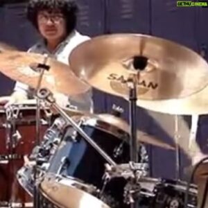 José Luis Badalt Instagram - Feliz día mundial del baterista… les comparto estos clips del baúl de los recuerdos. Ya más de 20 años de haber sido elegido por este instrumento, 20 años de dicha de estar sentado en el “trono” como dicen mis compas bateros.
Gracias por llenarme el alma con ritmo.

#instadrummer #drummer #bateria #baterista