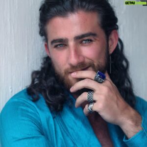 José Luis Badalt Instagram - Caught between the devil and the deep blue sea, as our world slowly stops turning, forever…

#blue #actor