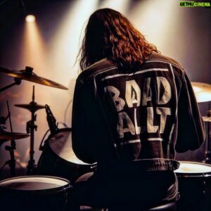 José Luis Badalt Instagram - Por más venues llenos 🍀 
#instadrummer #drummer #madrid #bateria