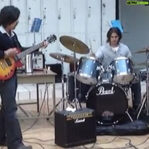José Luis Badalt Instagram - Feliz día mundial del baterista… les comparto estos clips del baúl de los recuerdos. Ya más de 20 años de haber sido elegido por este instrumento, 20 años de dicha de estar sentado en el “trono” como dicen mis compas bateros.
Gracias por llenarme el alma con ritmo.

#instadrummer #drummer #bateria #baterista