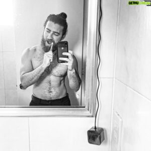 José Luis Badalt Instagram - Lávense los dientes y tomen agüita