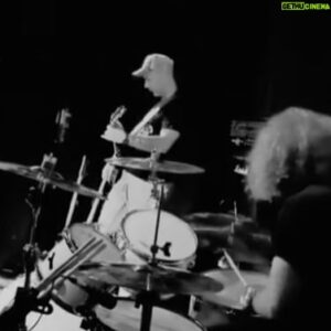 José Luis Badalt Instagram - Feliz día mundial del baterista… les comparto estos clips del baúl de los recuerdos. Ya más de 20 años de haber sido elegido por este instrumento, 20 años de dicha de estar sentado en el “trono” como dicen mis compas bateros.
Gracias por llenarme el alma con ritmo.

#instadrummer #drummer #bateria #baterista