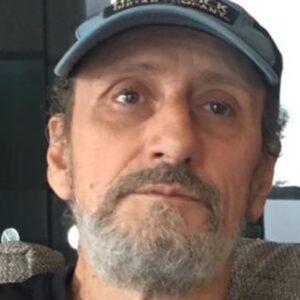 José Luis Gil Instagram - “Pienso y pienso...
sin pararme a pensar.
Solo pienso y pienso...”