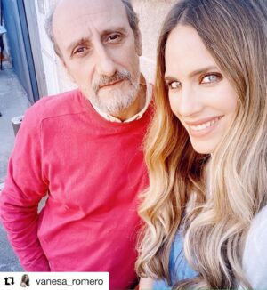 José Luis Gil Instagram - #Repost @vanesa_romero with @get_repost
・・・
Mañana es mi último día de grabación de LQSA... 
Aquí con @jose_luis_gil_sanz que no le puedo admirar más ☺️
#lunes #lqsa #penúltimodia #serie #compañeros