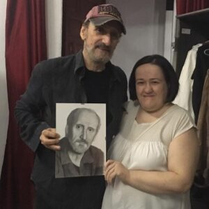 José Luis Gil Instagram - Nueva amiga con bonito regalo. Ayer en ÚBEDA!
Muchísimas gracias!