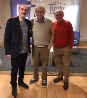 José Luis Gil Instagram - Ayer en @somos_aisge presentando el libro de Juan Carlos Ordoñez “Versos luminosos (para los que no aman la poesía)”, junto a nuestro presidente Emilio Gutiérrez Caba. Momentos que merecen mucho la pena.
Editorial Adarve