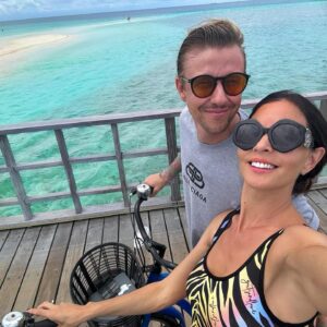 José María Gutiérrez Instagram - Felices fiestas a todos os deseamos un feliz 2024 desde Maldivas,nosotros disfrutando en familia hasta el último día del 2023,Mucha salud para todos de ❤️ @rominabelluscio11  #EnzoyRomeo❤️❤️❤️🎁🎄
