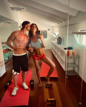 José María Gutiérrez Instagram - De vacaciones ..pero siempre hay tiempo para entrenar ,con mi amor @rominabelluscio1 ❤️❤️❤️😍🔥🔥🔥