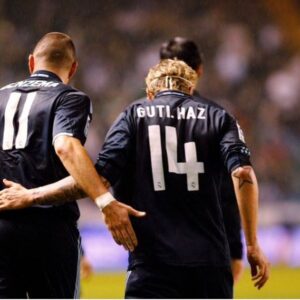 José María Gutiérrez Instagram - Te deseo todo lo mejor en tu nueva etapa @karimbenzema fue un placer y un lujo jugar a tu lado LEYENDA❤️.