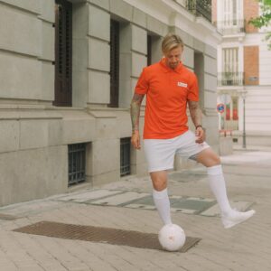 José María Gutiérrez Instagram - Para los que queríais volver a ver uno de mis taconazos, ahí va. 

@justeat_es me retó a colar balones en los balcones de los madrileños con códigos de descuento para que disfruten de un buen manjar viendo la final UEFA Champions League y no me lo pensé ni un segundo. ¡Tremendos pases me marqué!