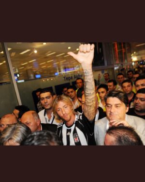 José María Gutiérrez Instagram - #OnThisDay 2010 volvería otra vez con los ojos 👀 cerrados a mi Istanbul=Besiktas ,cuantos recuerdos y todos bonitos.Mi Familia ❤️black eagles 🦅 @besiktas