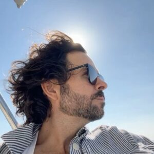 José María Torre Instagram - Un viaje increíble con todo lo necesario para pasarla brutal, nos fuimos a conocer @majahuitas que es un Must en Puerto Vallarta donde todo estuvo perfecto!

•paparazzi en Majahuitas 
•El mejor recibimiento 
•Majahuitas
•Puerto Vallarta mejor clima y en camino a sus islas
•Algo único, jamás había visto tantos Delfines en mi vida…
•Super Show, super producción “Ritmos de la Noche”
•Majahuitas empezando la noche
•Sesión de risas con mi compadre Israel
•HVOB on point
•Navegando con mis amigos de @vallarta_adventures 

La pasamos demasiado bien , buena pandilla, amigos, clima,comida y la mejor atención de todas!!