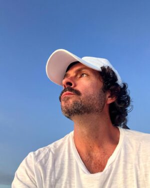 José María Torre Instagram - Recap de un Año Nuevo en un país hermano , que la pasamos masiado chévere ,Venezuela Gracias por todo de verdad que disfrutamos la comida, sus playas , su gente muchos amigos nuevos que se llevan en el Corazón gracias familia Gómez de pana ke ejtuvo arrecho!!!
Sin duda se vuelve pronto!!
#NewGentleman