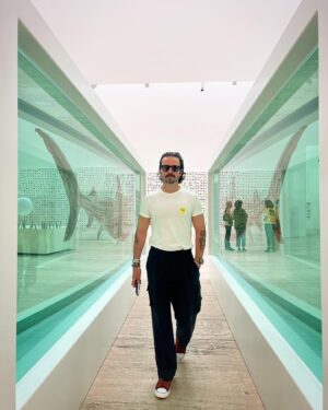 José María Torre Instagram - De las cosas que valen la pena al 1000% impresionante la Expo en el @museojumex de uno de los artistas mas transgresores y talentosos que más inspiran y que más me inspiraron …..el máster @damienhirst cuando vi por primera vez al Tiburón Tigre en el TATE museum me quede loco… vaya pieza en formol!!
Aquí un par de mis piezas favoritas incluyendo “for the Love of God” con su sobredosis de Diamantes!

Imperdible de verdad …..Aplauso de pie!!!
Gracias querida @ruthvich eres la mejor!!
Felicidades Eugenio que cosa de verdad!!! ❤️