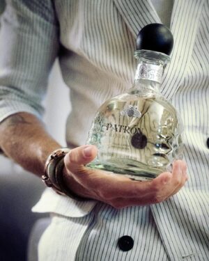 José María Torre Instagram - Muuuy emocionados en la familia @tequilapatronmexico presentando el mejor Cristalino , hecho con Agave, agua y tiempo, tiempo correcto para lograr el sabor único que ya me urge que prueben!!!
#TequilaPatronCristalino 
#ElCristalinoMasSuave
#OrgullosamenteMexicano