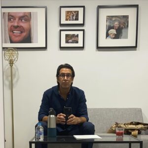 José María Yázpik Instagram - En el camerino con Jack, agua y guion. #nowandthen