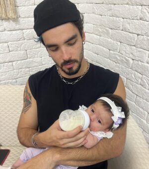 José Victor Pires Instagram - Life is now ☕️👧🏻🎬🍼💕