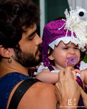 José Victor Pires Instagram - Filha! Que dia especial… que sensação diferente e FELIZ comemorar o seu 1º aniversário, poder ver você aproveitando sua festa cheia de saúde e com sua família do lado! Vc é muito especial Maya… que você seja muito feliz minha filha! To aqui pro que você precisar ❤️ 

📷: @produtoraleocallenzo