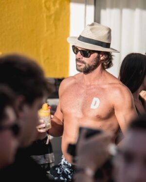 José de la Torre Instagram - La felicidad de llegar a Canarias, ver a tus amigos, agarrar un mojito y ponerte a cantar hasta que se te rompa la voz. 

Eso ha sido Desalia 2024. 

Y eso es gracias al team que hay detrás de @ronbarcelospain que cada año se supera.