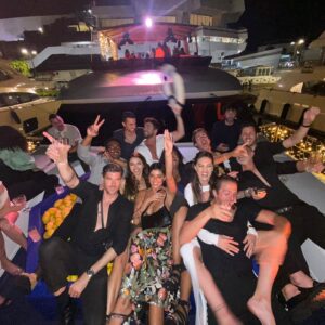 José de la Torre Instagram - Yatch party with my beautiful family of @kilianparis 💙
