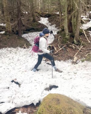 Josée Lavigueur Instagram - Une rando qui part du printemps , et qui fait un petit détour en hiver 🤪🌲☃️🏔️