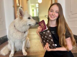 Josef Vrtal Instagram - 🐶🎉 Nový MERCH pro pejskaře! 🎉🐶
Na našem e-shopu právě přistála zbrusu nová Psí edice! 🐾 Ušili jsme pro vás pamlskovník, obal na doklady, svačinovník a klíčenku tak stylovou, že se váš pes bude chlubit v parku a všichni ostatní pejskaři  budou závidět! 😎
www.fotrnatripu.cz

#fotrnatripu 
#fotrnatripumerch #fotrsmeckanatripu #psimerch #novinka