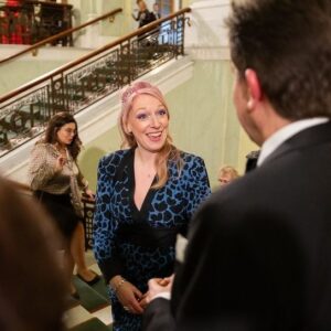 Josefin Johansson Instagram - I onsdags tog jag och de vice talmännen emot gästerna på talmannens traditionsenliga höstmiddag. Temat för middagen var att det gått 500 år sedan riksdagen 1523 valde Gustav Vasa till kung. Bland gästerna fanns företrädare för riksdagen, regeringen, hovet, myndigheter, akademin, näringslivet och det civila samhället. Men även bl.a. idrottare och kulturpersonligheter. Eftersom fokus var Sveriges utveckling under 500 år fanns här även många historiker och författare med historisk inriktning, företrädare för historiska muséer och andra kulturinstitutioner samt företrädare för myndigheter och företag med särskilt gamla anor. Romeo och Julia-kören stod för uppskattade musikinslag. Foto: Mikael Kristenson @kristerssonulf @magdalenanderssons @j_persson66 @stefanattefall @romeojuliakoren @kgfdirekt @juliakronlid @kerstin_lundgren_offentligt_ @martinmodeus @g_strommer