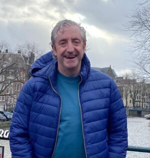 Josep Pedrerol Instagram - Sonreír es la mejor forma de vivir. ¡Felices fiestas!