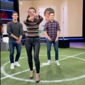Josep Pedrerol Instagram - Ya sabéis que @Arielespana_es nos retó a reescribir la canción de Los Payasos de la Tele... ¡Y aquí tenemos la nueva letra de 'Los días de la semana'! Únete tú también al #RetoDeAriel y anímate a subir tu baile... Porque las tareas del hogar son cosa de todos. #LosRolesCambian #Colaboración