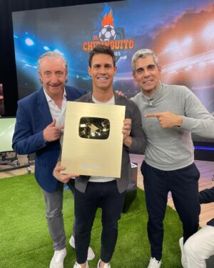Josep Pedrerol Instagram - Más de un millón de amigos en @youtube #ChiringuitoInside Felicidades a todo el equipo