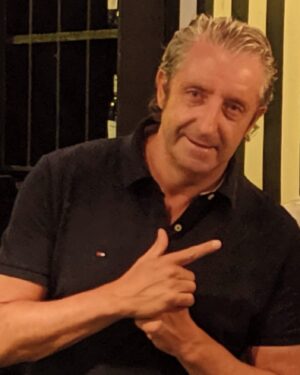 Josep Pedrerol Instagram - Esta foto es muy al estilo Tarantino jajajajaja. Ah, y sin Photoshop 😂😂 aunque un poco borrosa. 😉