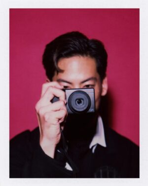 Joseph Lee Instagram - BEEF is now streaming @netflix 
A gargantuan, collaborative effort by @netflix , @a24 , cast, crew, directors, writers, EPs. (Countless others not featured above)

From the mind of @beherelater — a brilliant leader and storyteller.

📸 @emilysoto