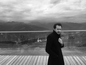 Joseph Mazzello Instagram - Thank you so much to #Omega for having me at your incredible Pro/Am golf tournament in Crans-Montana, Switzerland. I had the absolute time of my life!!! This isn’t at all an excuse to post a photo I look good in.