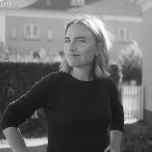 Josephine Park Instagram - Skruk 2 // Babyfever season 2🧡
Behind the scenes fotos by lovely @simonsears 

@netflixnordic 
@appletree.dk 
@amalie.naesby.fick 
@nikolajfeifer