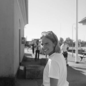 Josephine Park Instagram - Skruk 2 // Babyfever season 2🧡
Behind the scenes fotos by lovely @simonsears 

@netflixnordic 
@appletree.dk 
@amalie.naesby.fick 
@nikolajfeifer