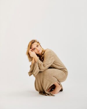 Josephine Park Instagram - Den bedste @frejabechjessen har interviewet mig til @elledanmark og den fantastiske @andersovergaardphotography har taget billeder❤️
Styling @claraliisberg, hår og make-up  Prins og @lasbas 
Tak for en dejlig dag💖