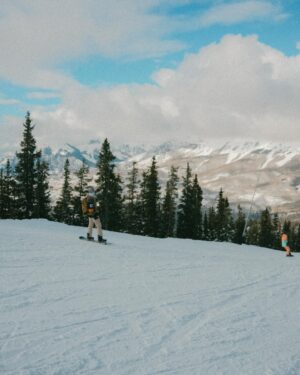 Josh Brueckner Instagram - Parents day out🏂🏔️