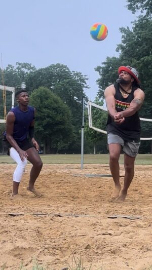Josh Cribbs Instagram - 🏐Sand Volleyball in the Rain☔️

#sandvolleyball #volleyball #metroparks #cleveland