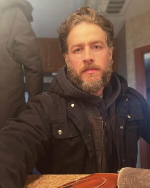 Josh Dallas Instagram - Tonight @ midnight! #manifest ✈️