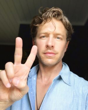 Josh Dallas Instagram - Thank you for all the @nbcmanifest love out there! 2.5  billion viewing minutes. 🤯 YOU have made it the #1 show across all streaming platforms!  #manifesters new and old have my heart. ❤️✌🏼 #love #manifest #savemanifest ✈️