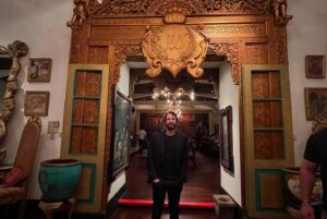 Josh Groban Instagram - A non-chronological jumble of June things!! I’m so bad at posting things in real time but I had a really busy fun month so far. Was honored to sing at the @fordstheatre gala honoring @speakerpelosi and celebrating arts education. Took a super cool tour of the Capitol and went to a party at @whitehouse where I stuffed a cocktail napkin in my pocket and forgot to leave it whoops I’m very sorry, White House. Then took my first ever trip to Indonesia where I joined @davidfoster & friends to sing for some INCREDIBLE Indonesian fans for the first time in my career. Thanks David and @colorasialive for the awesome opportunity and to everyone who sang along and gave me the warmest welcome. I promise I’ll be back soon!!! Last night played at @thundervalley’s new awesome venue for a one off concert which is always fun to do in the middle of recording to keep the engine going. I’m a little jet lagged but my heart is full from seeing friends old and new and singing for lots and lots of people. I’m very lucky. ❤️👹