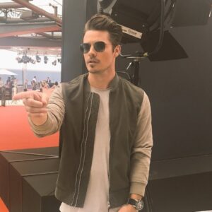 Josh Henderson Instagram - Excuse me sir.... “. “ fill in the blank. #hairsalittlehigh
