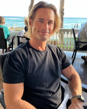 Josh Holloway Instagram - where it all began. #oahu #hawaii #lost #forevergrateful