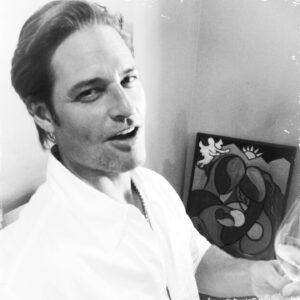 Josh Holloway Instagram - Hope you had a healthy and safe Thanksgiving with your family.  What a year it has been. 

Before the pandemic, one of the things I enjoyed doing with my children was visiting various museums, whether locally, or in other cities or towns we visited together as a family. One of my kids’ local faves was @moxisb . 

MOXI is a non profit science museum that offers a unique learning environment where children, families, and the community come together to learn through play. 

MOXI needs help right now, and the amazing @katyperry has donated an opportunity for one lucky family to private virtual hangout as the grand prize in fundraising raffle to help raise $ for @moxisb. Enter to win by purchasing raffle ticket(s) at moxi.org/katy or call 805.770.5021. Purchase your raffle tickets by December 7. All proceeds directly benefit MOXI and the museum’s STEAM education programs. Click bio for link. —— And btw, that painting in the bg was created and gifted to me by our super talented #LOST show runner/director @jackbenderart 🤙🏽🌪