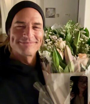 Josh Holloway Instagram - and that's a wrap! what a journey. GRATITUDE ❤️ 
#duster #season1 #hbomax #badrobot #warnerbros 

facetime flick @yessicaholloway