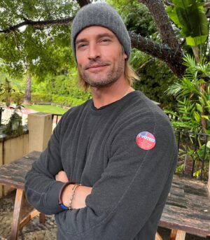 Josh Holloway Instagram - get out and #vote
📷 yessicaholloway