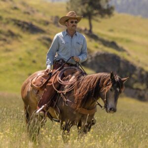 Josh Lucas Instagram - A year ago today. I definitely miss doing this show, Let’s go to work! @yellowstone #yellowstonetv #johndutton
