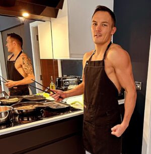 Josh Warrington Instagram - Bulking if the rematch is at super feather 💪

With the extra 4lb il be fooking massive! 😜