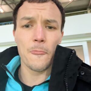 Josh Warrington Instagram - Still pumped from last night💪
What a game, What an atmosphere! ⚽️

Thank you to sponsors Pete Madden & RIM Scaffolding for the hospitality in their infamous ‘party box’ 🤝

Going up as champions? 

***Disclaimer*** “ ‘Party box’ meaning a lively atmosphere, and NOT that any class of drugs are consumed” 

#mot #lufc #alaw #ellandroad #leedsunited